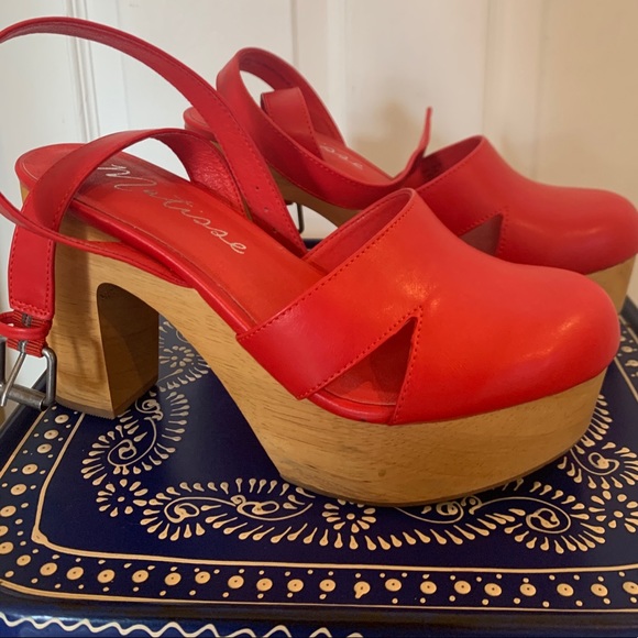 Matisse Shoes - Free People 7.5 7 red vegan wooden Swedish clog